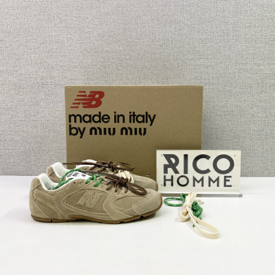 N.B X 미*미* 530 스웨이드 스니커즈