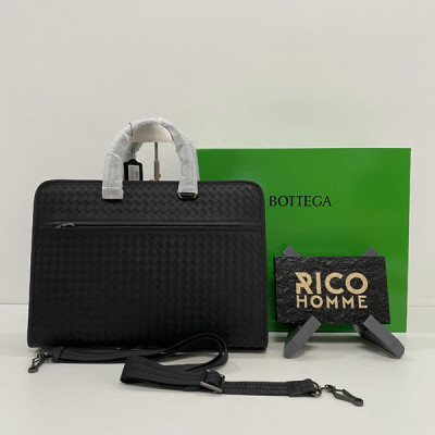 보*가 베*타 프론트지퍼 브리프케이스