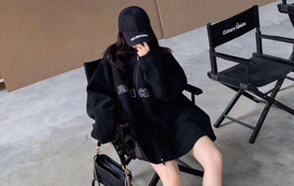 발렌시A가 LOGO 블랙 집업 자켓 (PREMIUM)