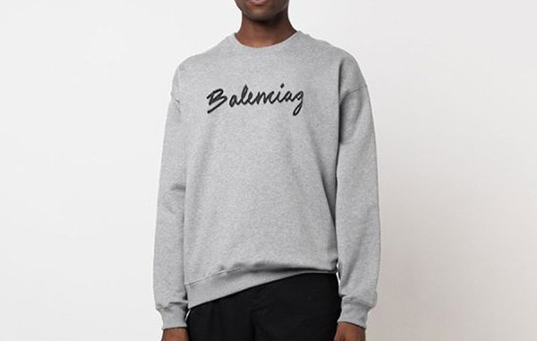 발렌시A가 필기체 로고 맨투맨 (2color)