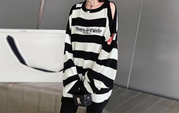 마르지L라 X 토미캐S 숄더오픈 울 니트 (PREMIUM)