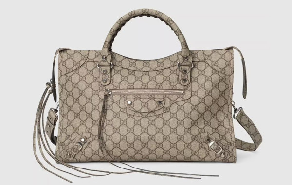 9찌 X 발렌시A가 더 해커 프로젝트 네오 클래식 토트백 신*아 착용 (2color)