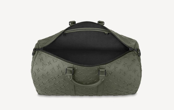 루이B통 모노그램 엠보 카키 키폴