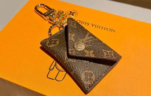 루이B통 키리가미 파우치 백 참 & 키 홀더 (HIGH QUALITY)