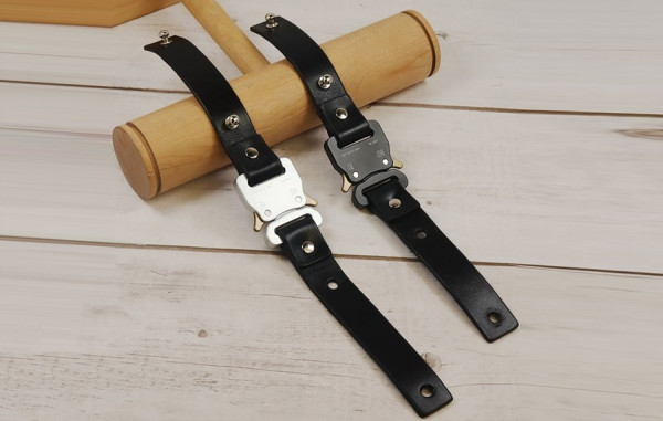 R릭스 레더 버클 브레이슬릿 (2color)