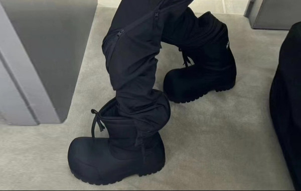 발렌시A가 Alaska 로우 부츠