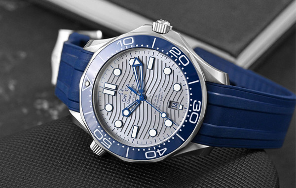 OM*GA 씨마스터 다이버 300M 회판 러버밴드 42mm 코-엑시얼 1:1 최상급 (싱크 98.9%)