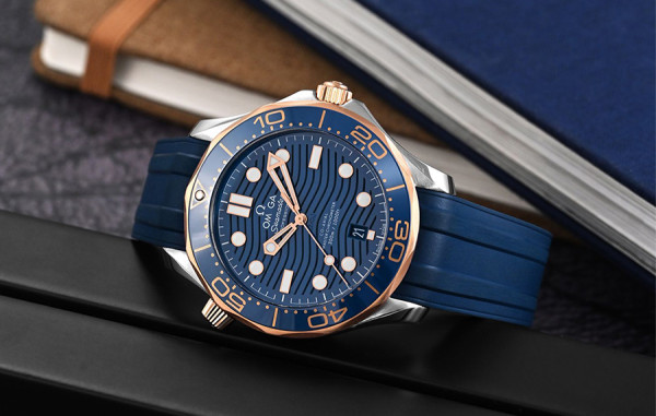 OM*GA 씨마스터 다이버 300M 청판 로즈골드 러버밴드 42mm 코-엑시얼 1:1 최상급 (싱크 98.9%)