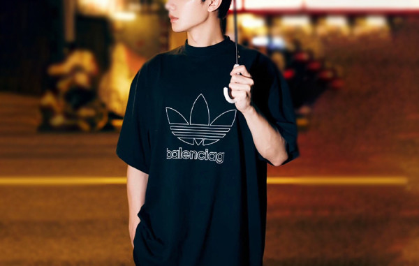 남녀공용 발렌시A가 X 아D다스 오버사이즈 반팔 티셔츠 (PREMIUM)