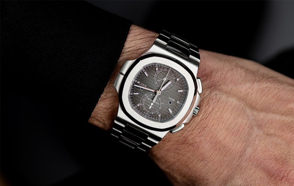 파*필립 노틸러스 트래블타임 크로노그래프 검판 40.5mm 1:1 최상급 (싱크 98.6%)