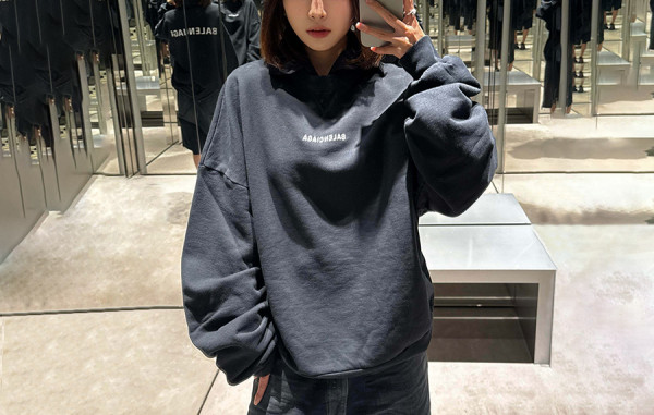 발렌시A가 페이크 카라 맨투맨 티셔츠 (PREMIUM)