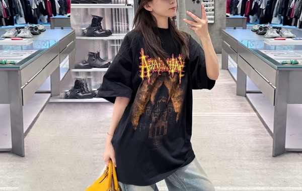 발렌시A가 사크레쾨르 오버핏 반팔 티셔츠 (PREMIUM)